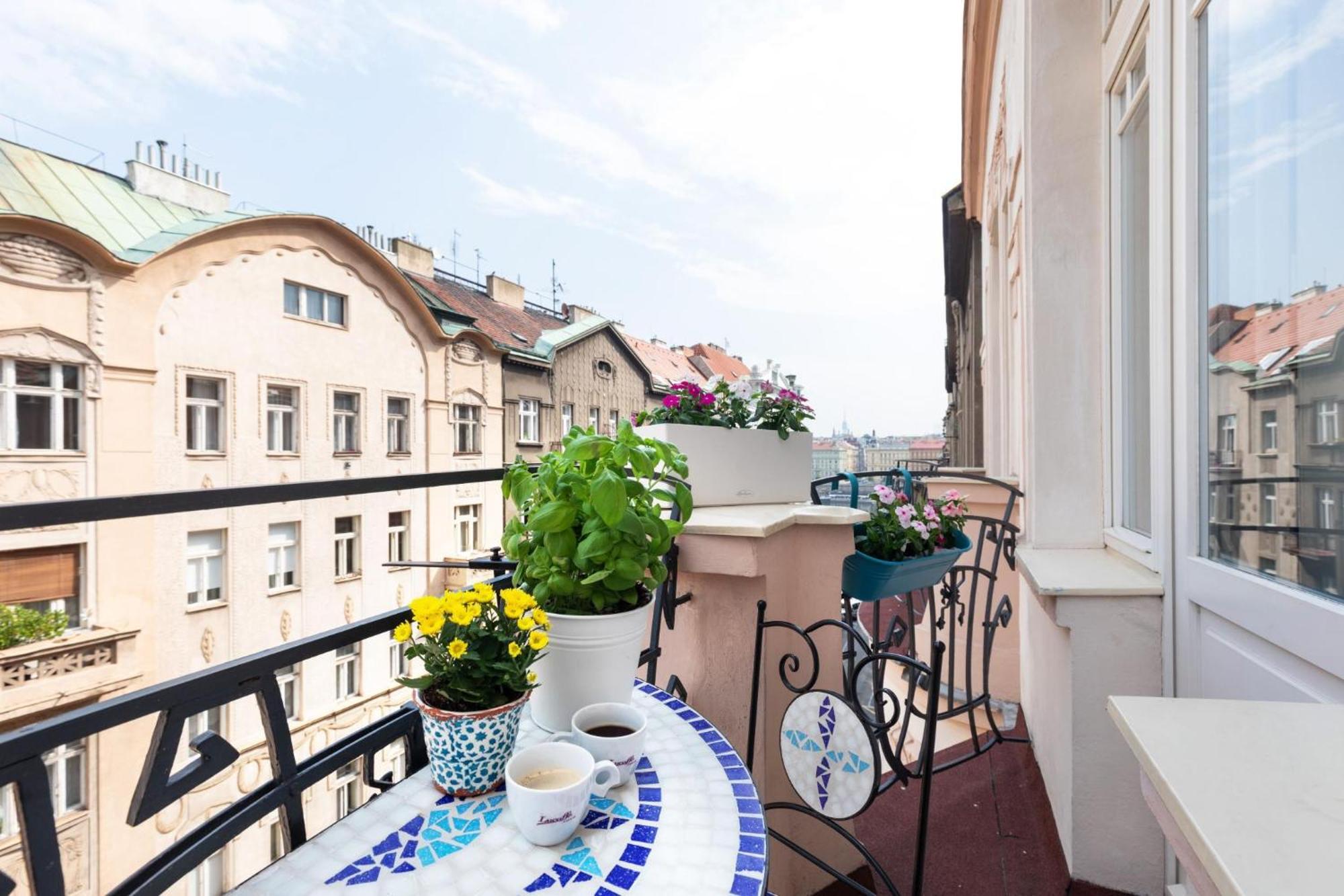 Prague Days - Sunny Riverside Apartments With Terraces エクステリア 写真