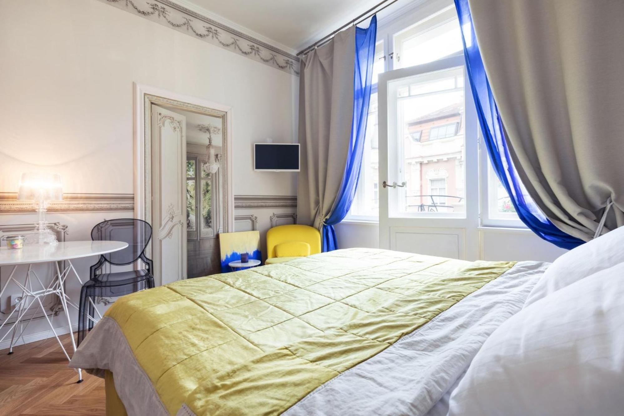 Prague Days - Sunny Riverside Apartments With Terraces エクステリア 写真