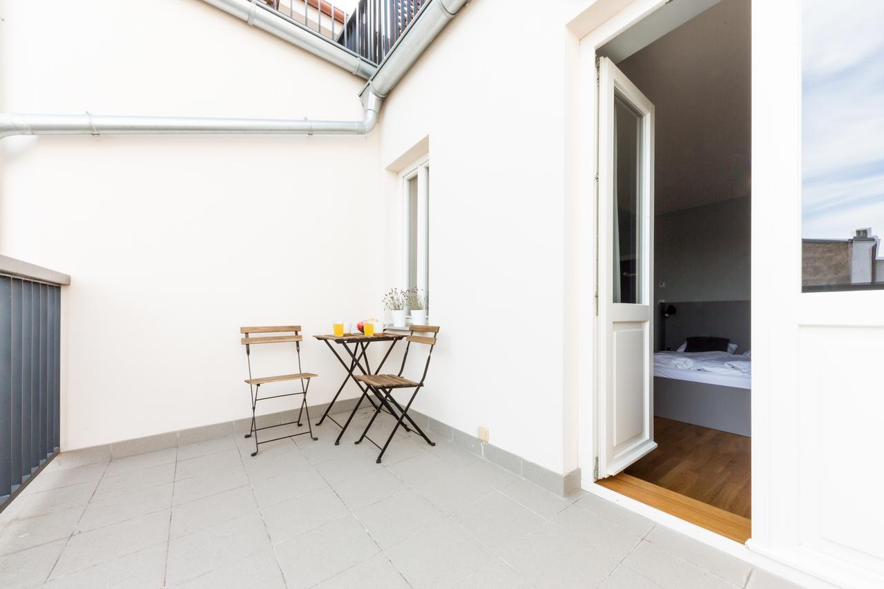 Prague Days - Sunny Riverside Apartments With Terraces エクステリア 写真
